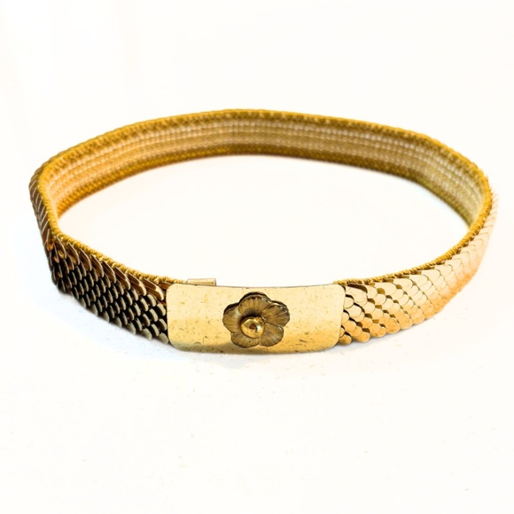 Vintage Gold Stretch Belt with a Floral Clasp One Size - Picture 2 of 5